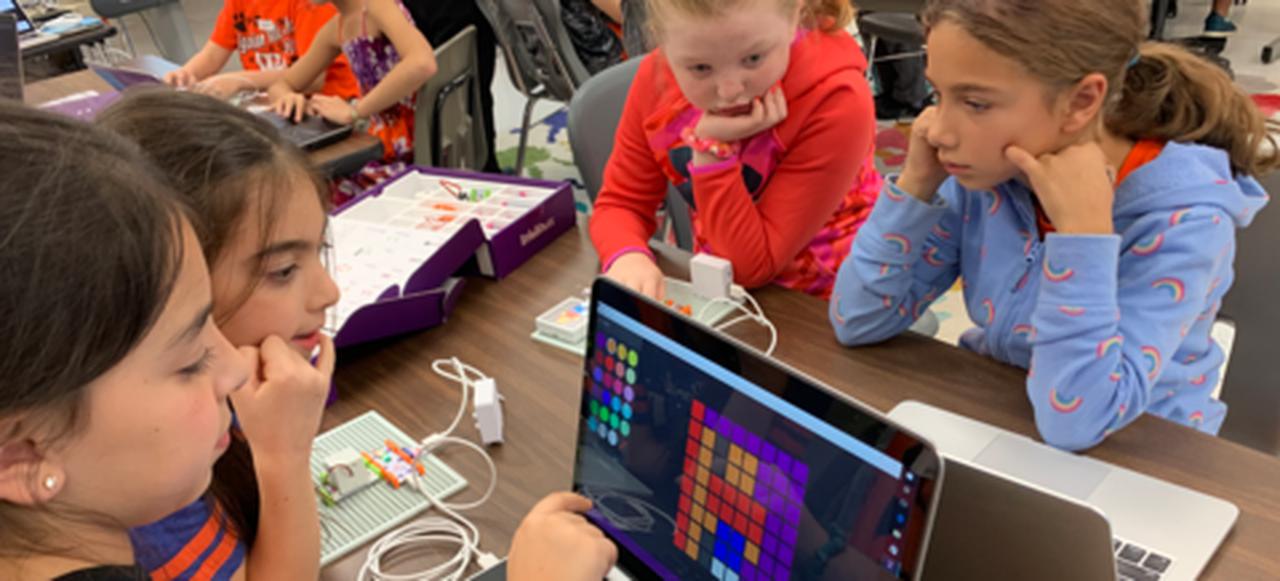 企業と学校が協力し、STEAM教育と親和性の高い「littleBits Code Kit」を使って子どもたちの関心を引き出す【コーディングでコミュニティをつくる】