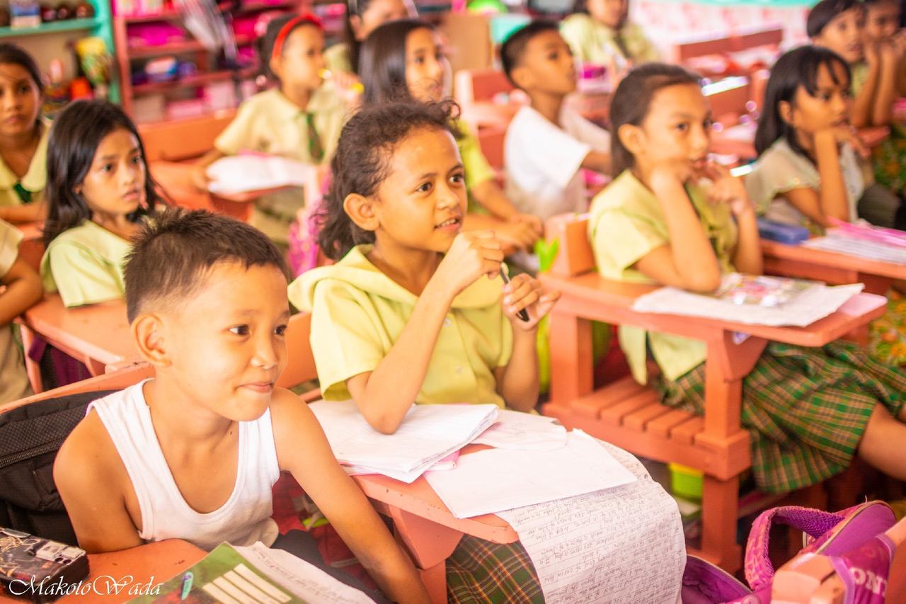 1つの学校に3000人以上の生徒！経済発展中のフィリピンの教育事情【世界を旅しながらその土地の学校に飛び込んでみた】